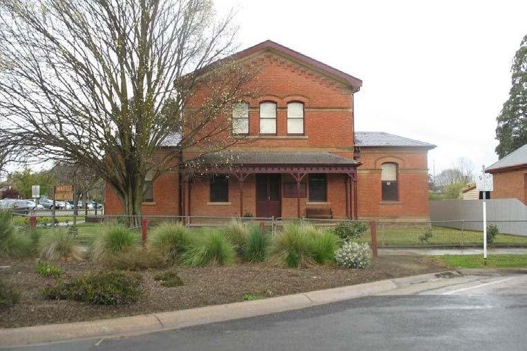 Outside view of Mansfield Magistrates' Court