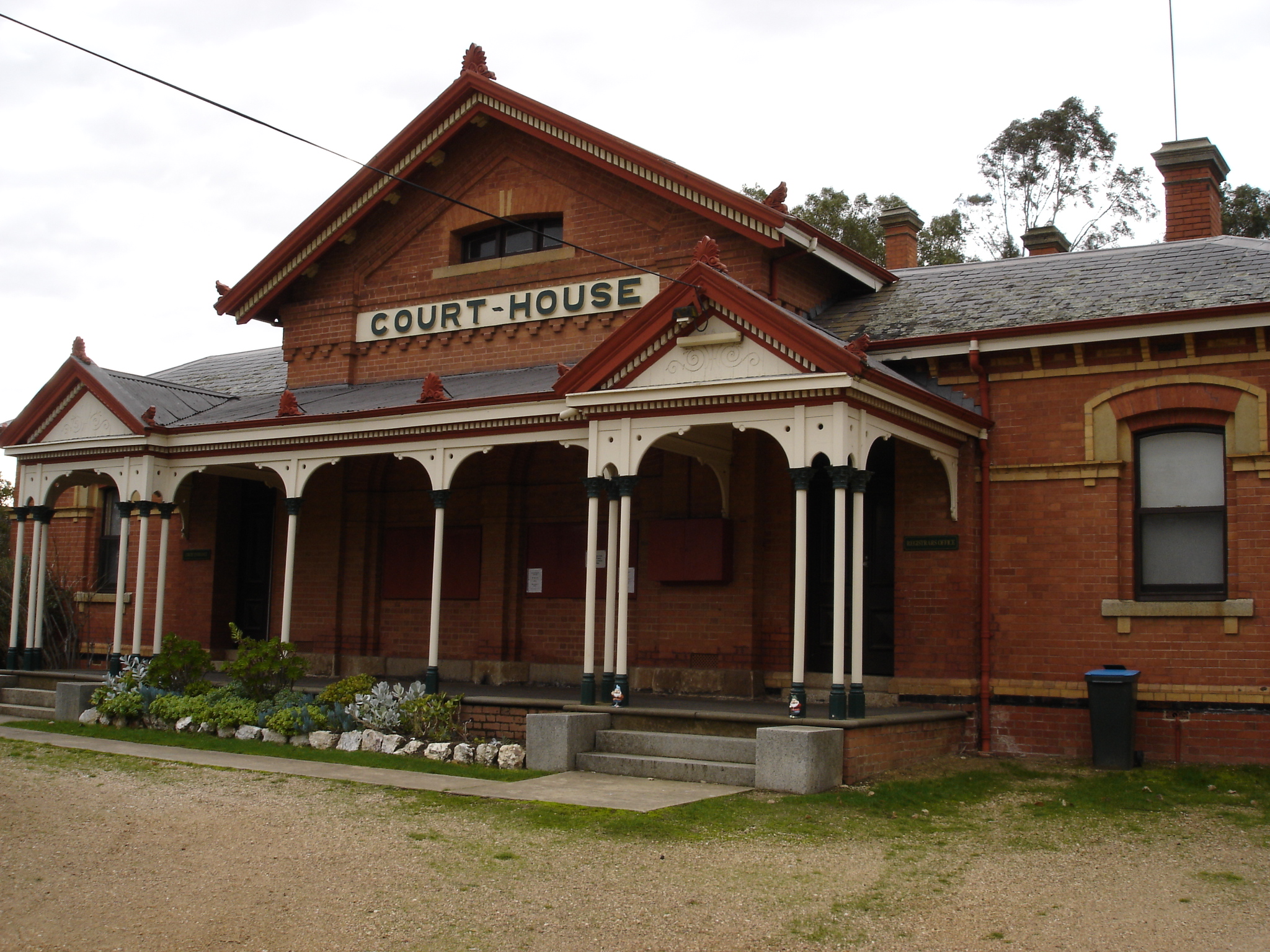 Outside view of the St Arnaud Magistrates' Court